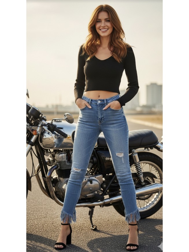 Pacalari Puskul Detayli Yirtik Jean